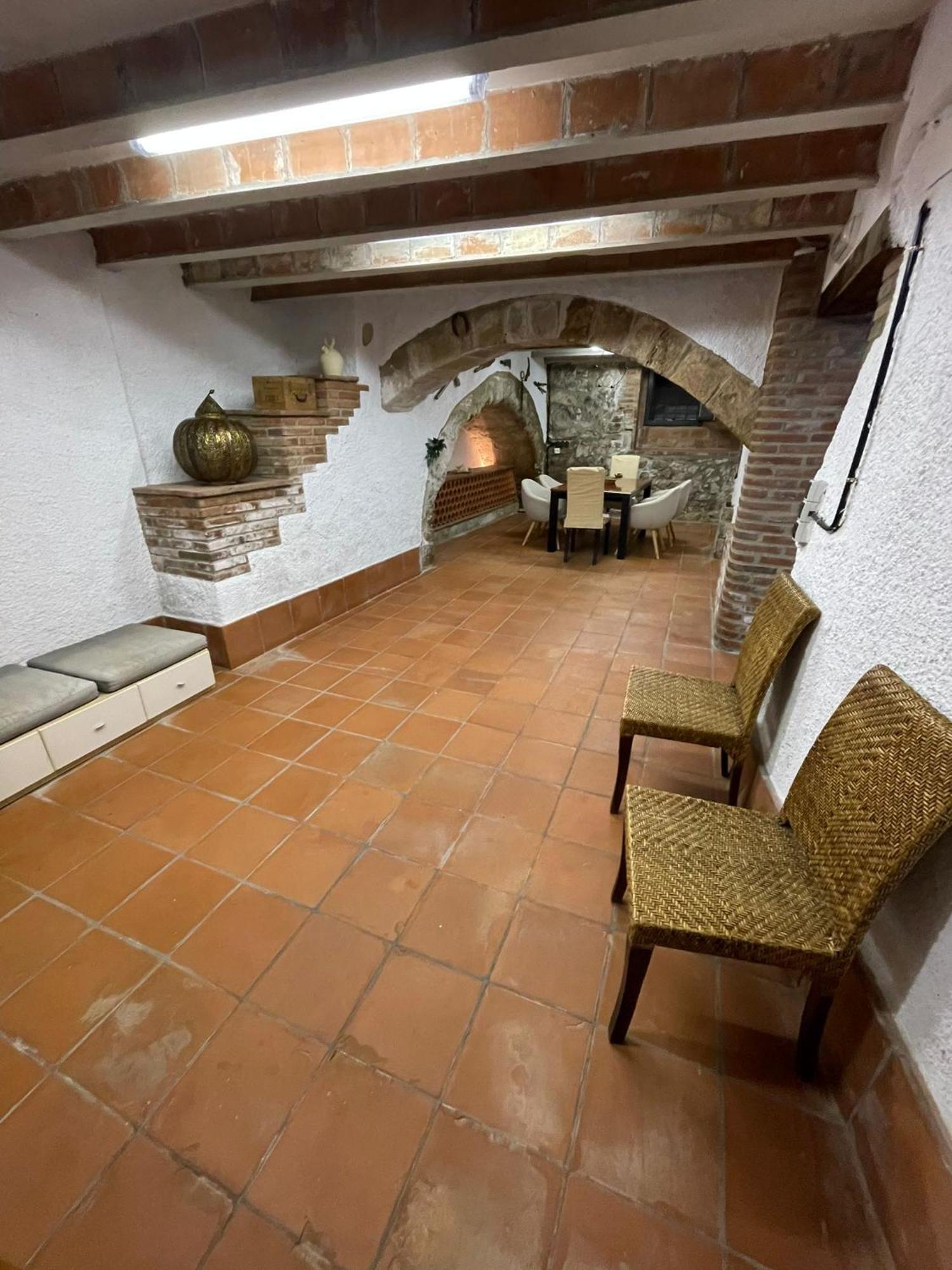 Вілла Moli Den Burch Santa Eulalia de Ronsana Екстер'єр фото